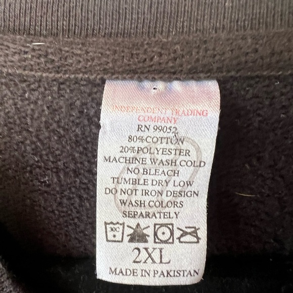 Black Sweatshirt 17th Street Surf Shop. 2x - Picture 4 of 5